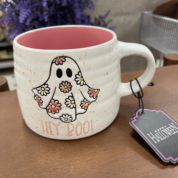T.J.Maxx Other - Pink Halloween Ghost & Daisy Flower Pattern Hey Boo! Ceramic Coffee mug NWT 🩷👻